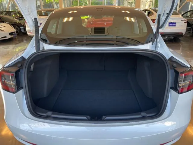 Tesla MODEL 3 BASE GRADE 2023 — миниатюра 3