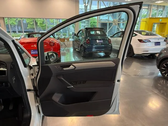 Volkswagen GOLF TOURAN TDI COMFORTLINE 2023 — миниатюра 4