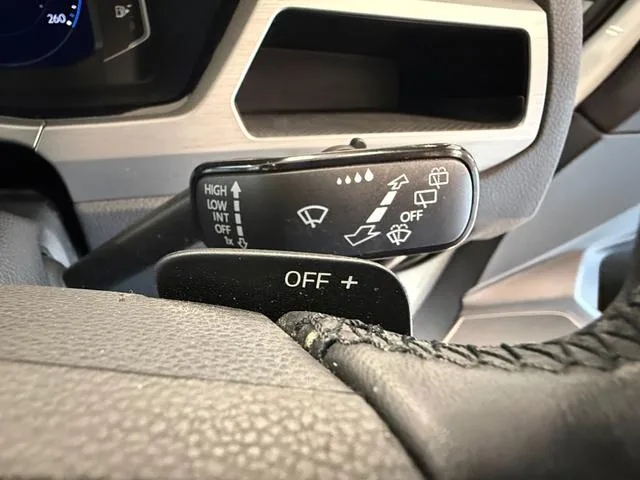 Volkswagen GOLF TOURAN TDI COMFORTLINE 2023 — миниатюра 5