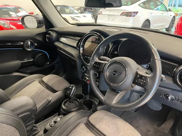 MINI MINI COOPER D CLASSIC TRIM 2023 — миниатюра 4