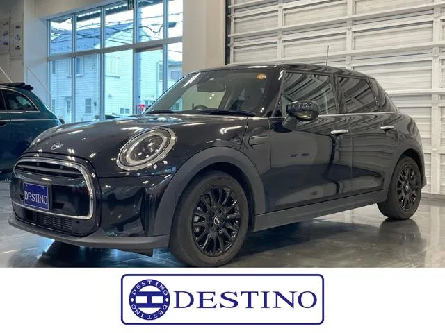 MINI MINI COOPER D CLASSIC TRIM 2023 — фото 1, купить с доставкой в Москву