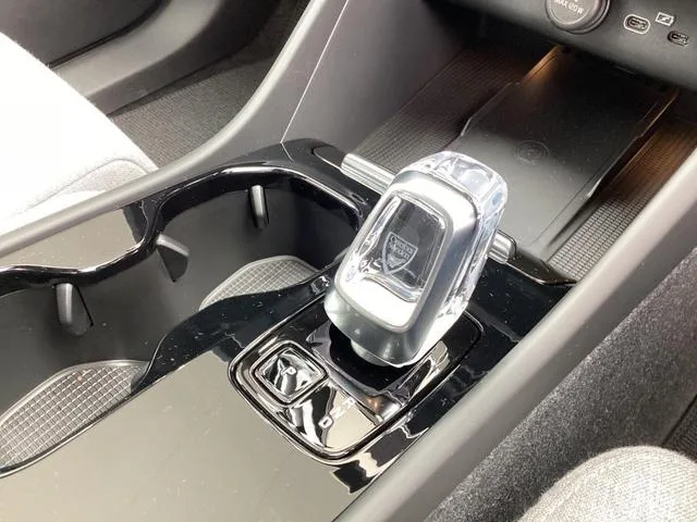 Volvo XC40 RECHARGE RECHARGE ULTIMATE SINGLE MOTOR 2023 — миниатюра 4