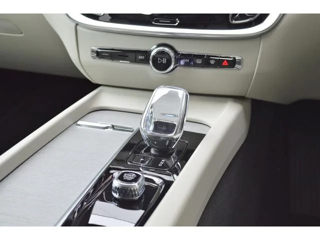 Volvo V60 ULTRA B4 2024 — миниатюра 2