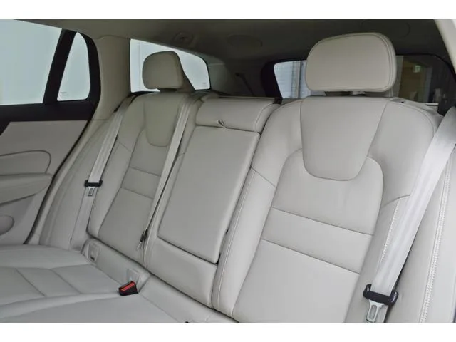 Volvo V60 ULTRA B4 2024 — миниатюра 4