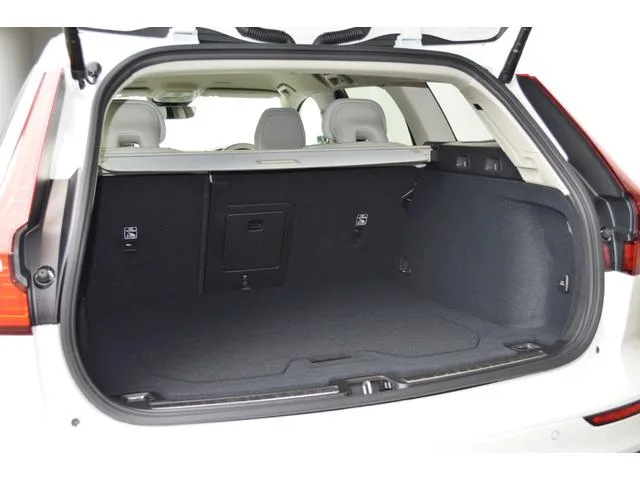 Volvo V60 ULTRA B4 2024 — миниатюра 5