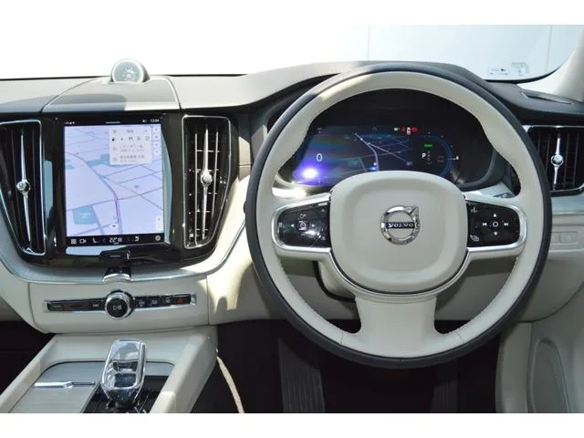 Volvo XC60 ULTRA T6 AWD PLUGIN HYBRID 2025 — миниатюра 4