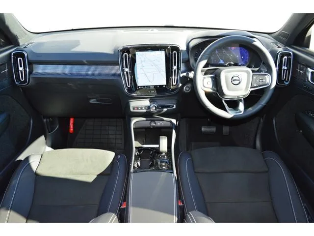 Volvo XC40 ULTRA B4 AWD DARK EDITION 2024 — миниатюра 2