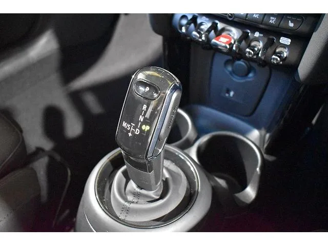 MINI MINI COOPER D CLASSIC TRIM 2022 — миниатюра 4