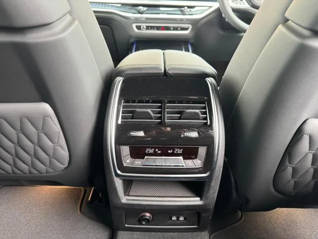 BMW X7 X DRIVE 40D M SPORT 2025 — миниатюра 3
