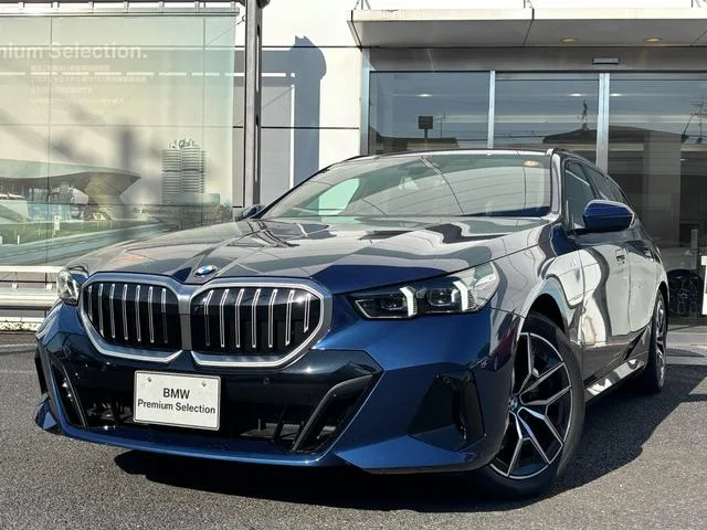 BMW 5 SERIES 523i TOURING M-SPORT 2025 — фото 1, купить с доставкой в Москву