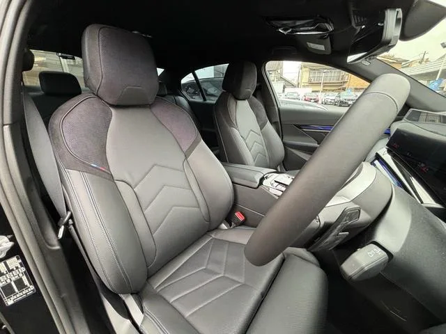 BMW 5 SERIES 523i M-SPORT 2025 — миниатюра 3