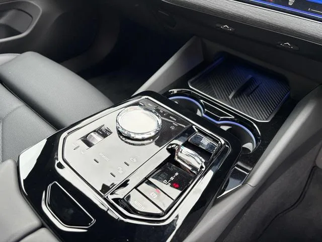 BMW 5 SERIES 523i M-SPORT 2025 — миниатюра 4