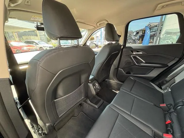 BMW X1 X DRIVE 20I X LINE 2023 — миниатюра 2