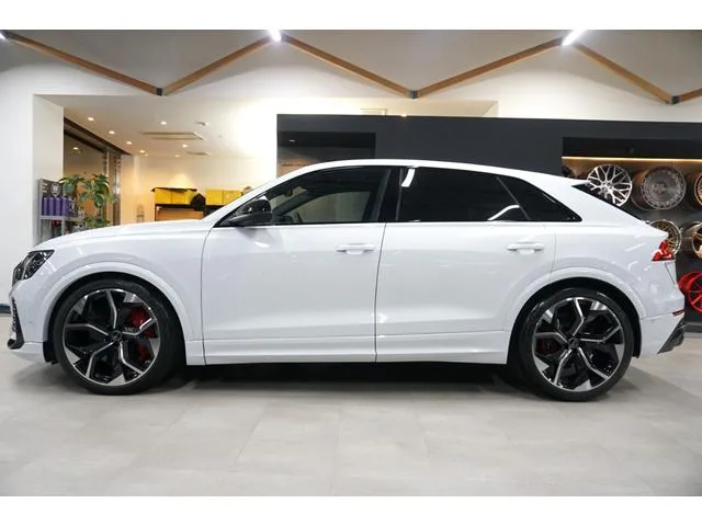 Audi RS Q8 BASE GRADE 2024 — миниатюра 3