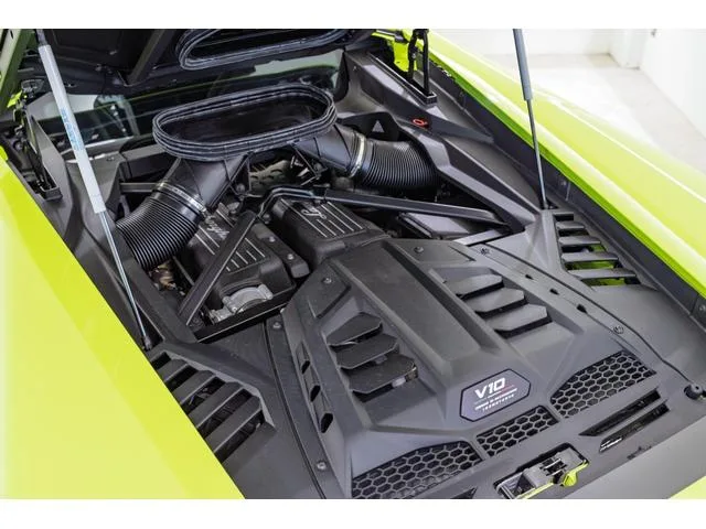 Lamborghini HURACAN STERRATO 2024 — миниатюра 4
