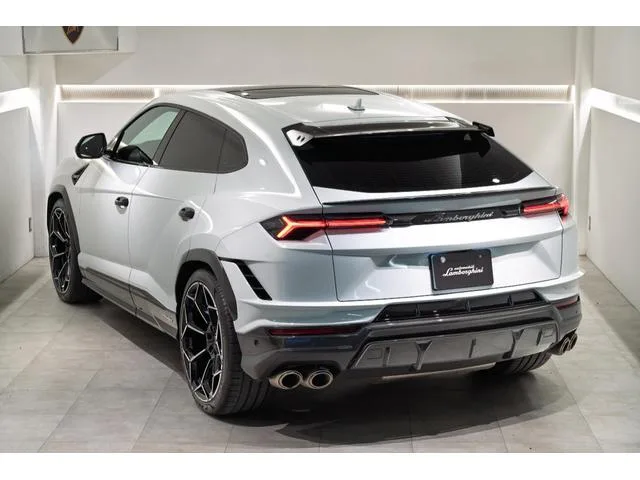 Lamborghini URUS PERFORMANTE 2023 — миниатюра 2