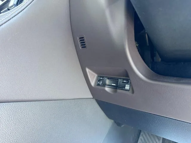 Toyota ALPHARD HYBRID EXECUTIVE LOUNGE 2025 — миниатюра 5