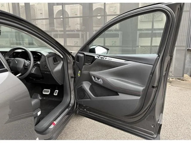 DS DS4 PERFORMANCE LINE E-TENSE 2025 — миниатюра 2