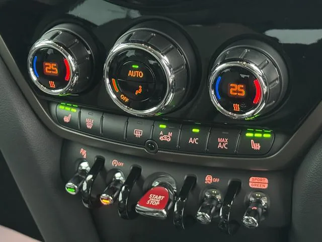 MINI MINI COOPER D CROSSOVER PREMIUM PLUS PACKAGE CLASSIC TRIM 2023 — миниатюра 5