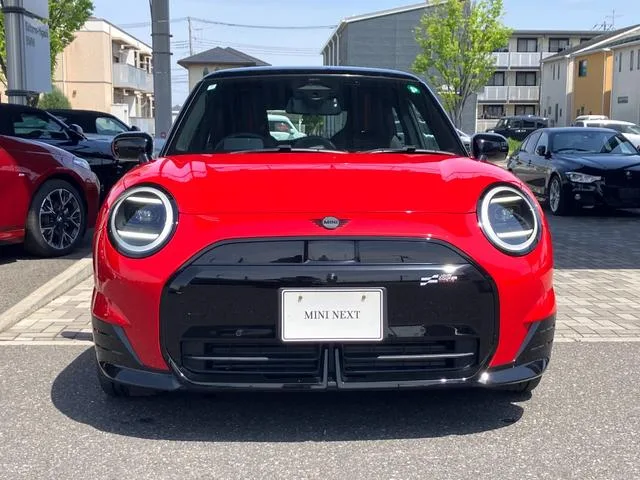 MINI MINI COOPER SE JOHN COOPER WORKS TRIM 2024 — миниатюра 2