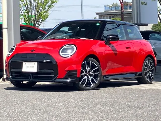 MINI MINI COOPER SE JOHN COOPER WORKS TRIM 2024 — фото 1, купить с доставкой в Москву