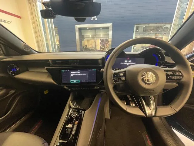 Alfa Romeo Junior IBRIDA PREMIUM 2025 — миниатюра 2