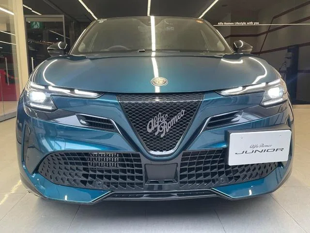 Alfa Romeo Junior IBRIDA PREMIUM 2025 — миниатюра 3