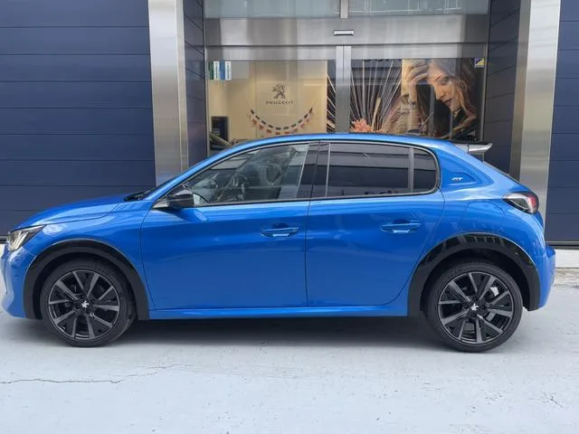 Peugeot 208 GT 2022 — миниатюра 5