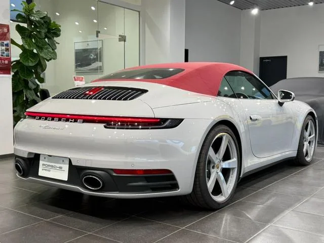 Porsche 911 2024 — миниатюра 3