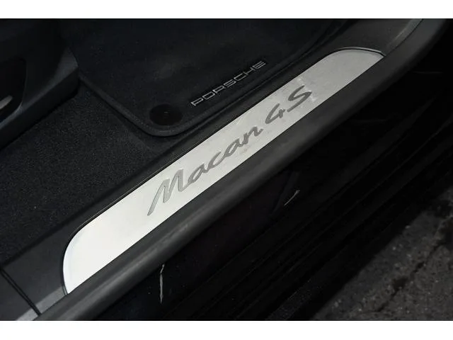 Porsche MACAN ELECTRIC MACAN 4S 2025 — миниатюра 3