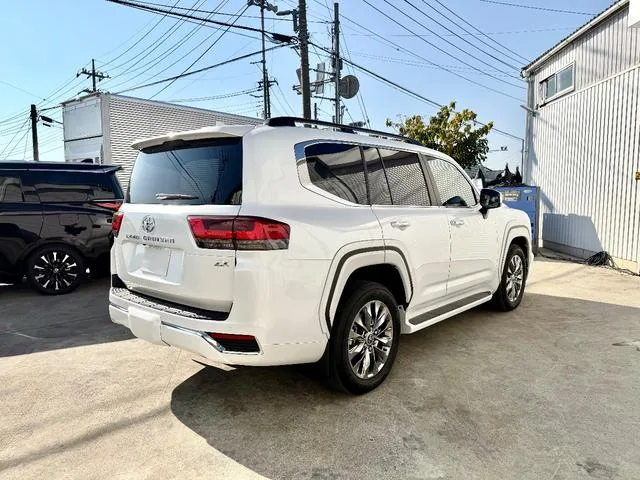 Toyota LAND CRUISER ZX 2024 — миниатюра 3