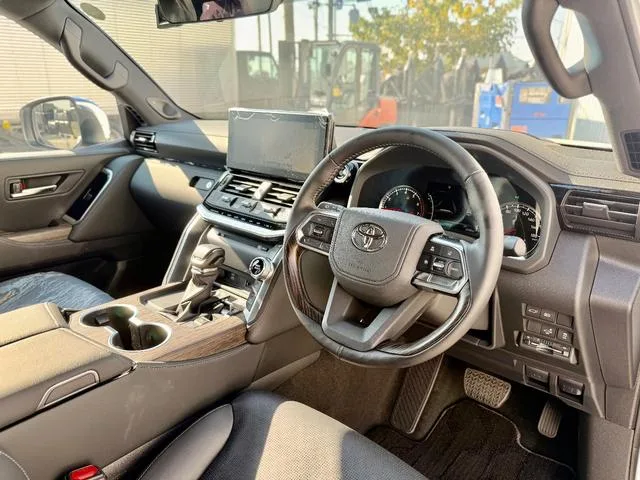 Toyota LAND CRUISER ZX 2024 — миниатюра 5