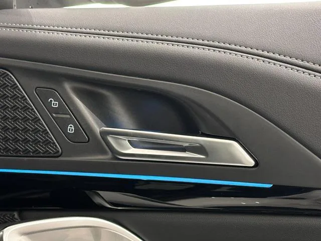 BMW X1 X DRIVE 20I X LINE 2023 — миниатюра 5
