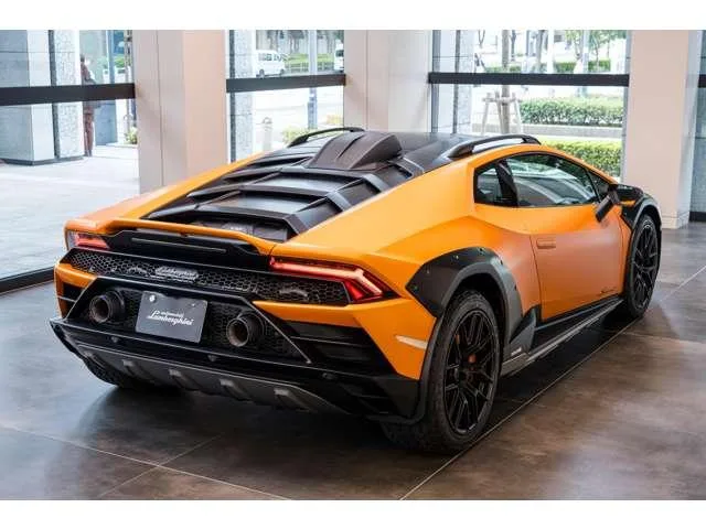 Lamborghini HURACAN 2023 — миниатюра 3