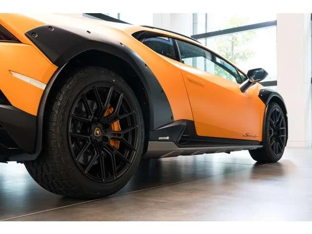 Lamborghini HURACAN 2023 — миниатюра 4