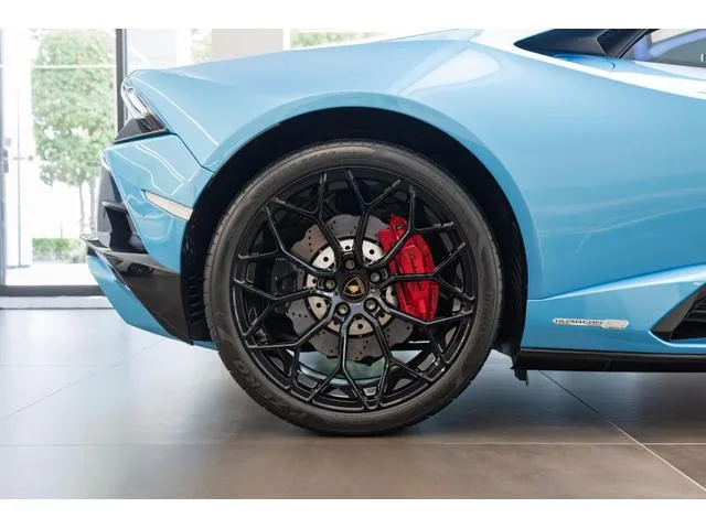 Lamborghini Huracan 2022 — миниатюра 5
