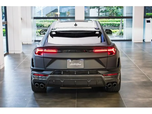 Lamborghini URUS PERFORMANTE 2025 — миниатюра 3