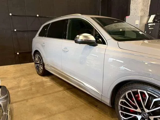 Audi SQ7 2025 — миниатюра 5