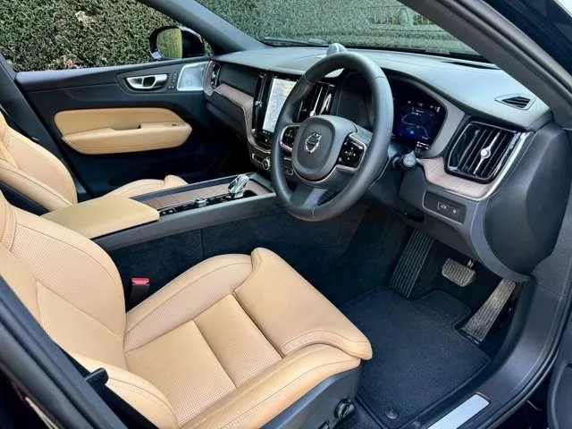 Volvo XC60 RECHARGE ULTIMATE T6 AWD PLUGIN HYBRID 2024 — миниатюра 3