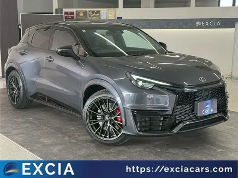 Lexus LBX 2025 купить в Москве