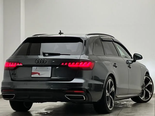 Audi A4 AVANT BLACK STYLE PLUS 2023 — миниатюра 3