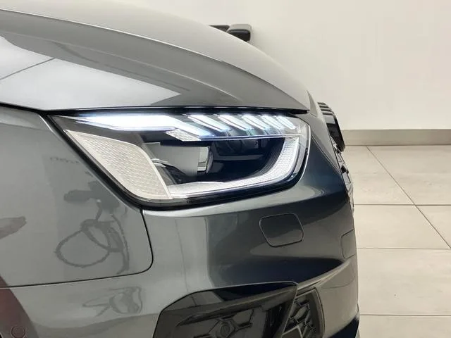 Audi A4 AVANT BLACK STYLE PLUS 2023 — миниатюра 4