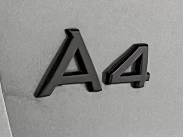 Audi A4 AVANT BLACK STYLE PLUS 2023 — миниатюра 5