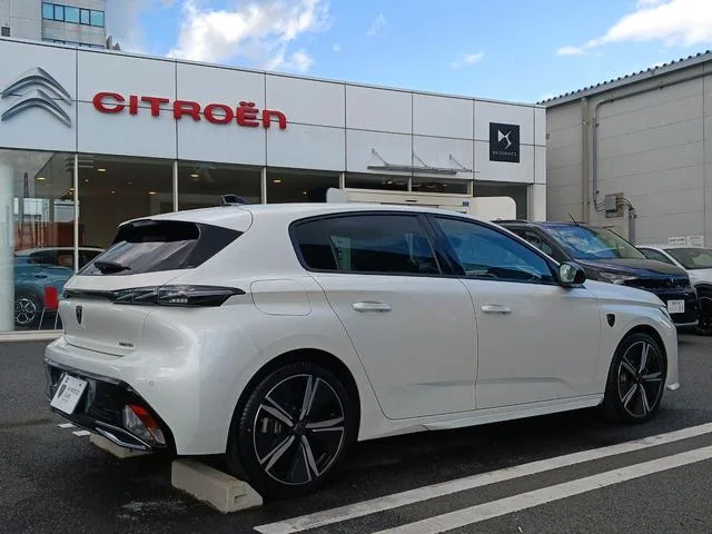 Peugeot 308 GT HYBRID 2023 — миниатюра 4