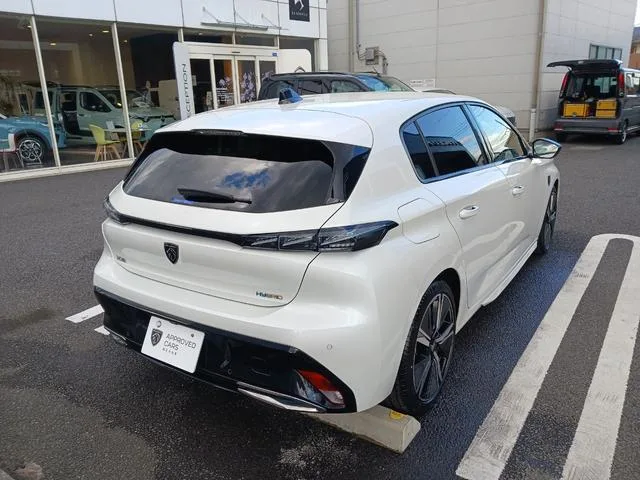 Peugeot 308 GT HYBRID 2023 — миниатюра 5