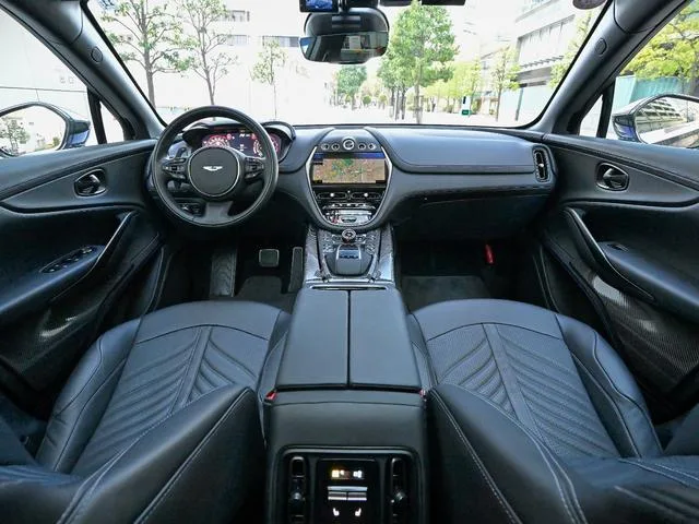 Aston Martin DBX 707 2024 — миниатюра 4