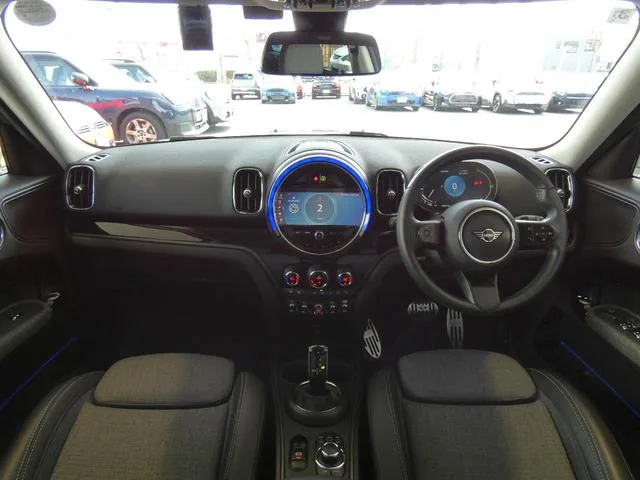 MINI MINI COOPER D CROSSOVER CLASSIC TRIM 2022 — миниатюра 2