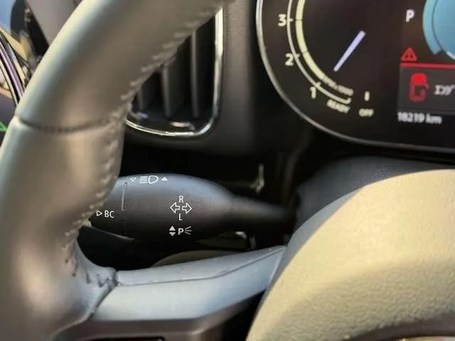 MINI MINI COOPER D CROSSOVER PREMIUM PLUS PACKAGE CLASSIC TRIM 2023 — миниатюра 5