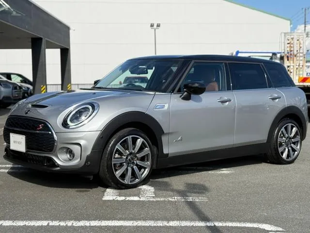 MINI MINI COOPER S CLUBMAN ALL4 PREMIUM PLUS PACKAGE CLASSIC TRIM 2024 — фото 1, купить с доставкой в Москву