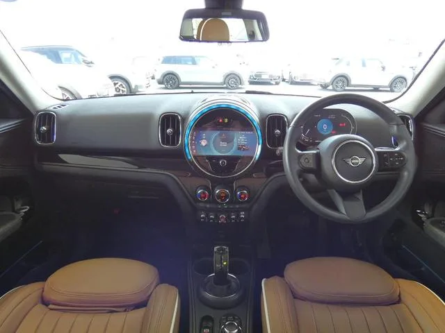 MINI MINI COOPER D CROSSOVER CLASSIC TRIM 2022 — миниатюра 2